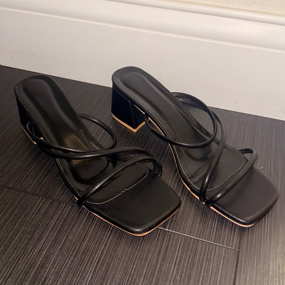 Elegant Black Strappy Women's Heels size 7.5